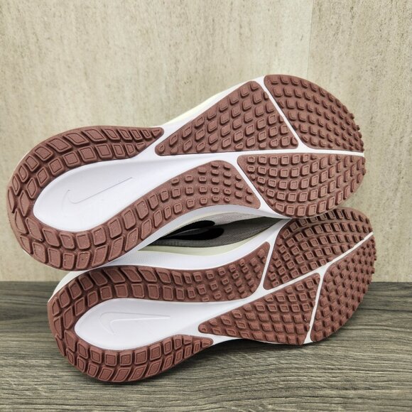 Nike Vomero 17 Size 7 Womens Platinum Violet Black White Athletic Running Shoes - Picture 9 of 11